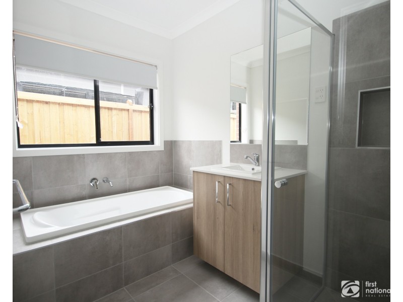 17 Blainey Way, Officer VIC 3809