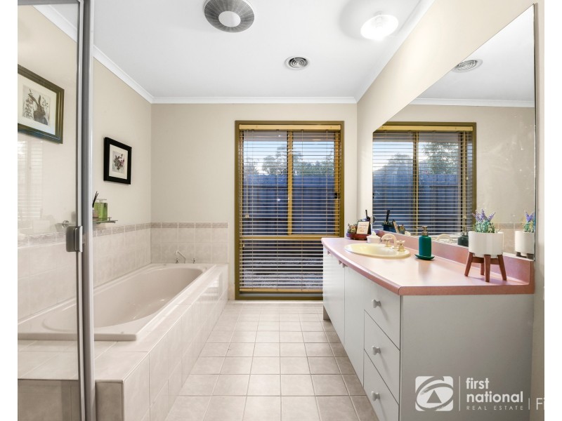 38 Gentle Annie Drive, Blind Bight VIC 3980