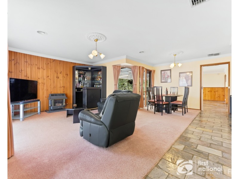 23 Lawless Drive, Cranbourne North VIC 3977