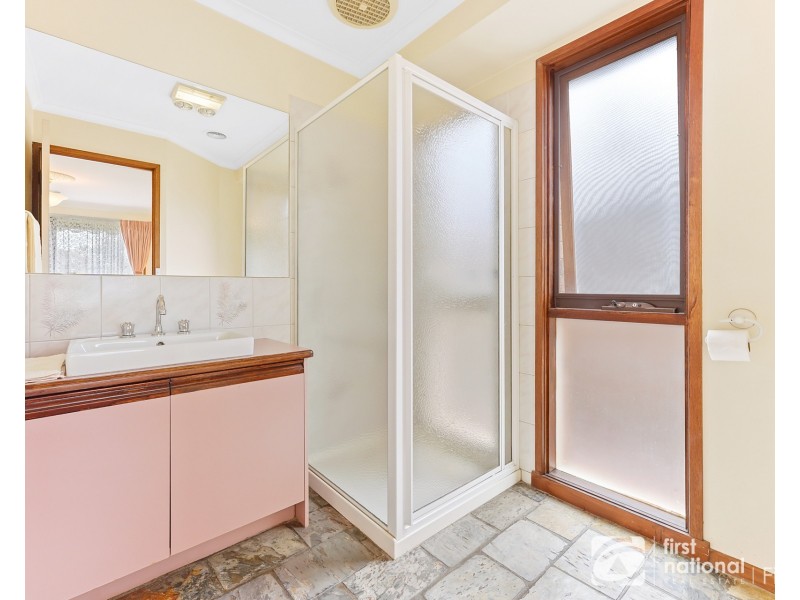23 Lawless Drive, Cranbourne North VIC 3977