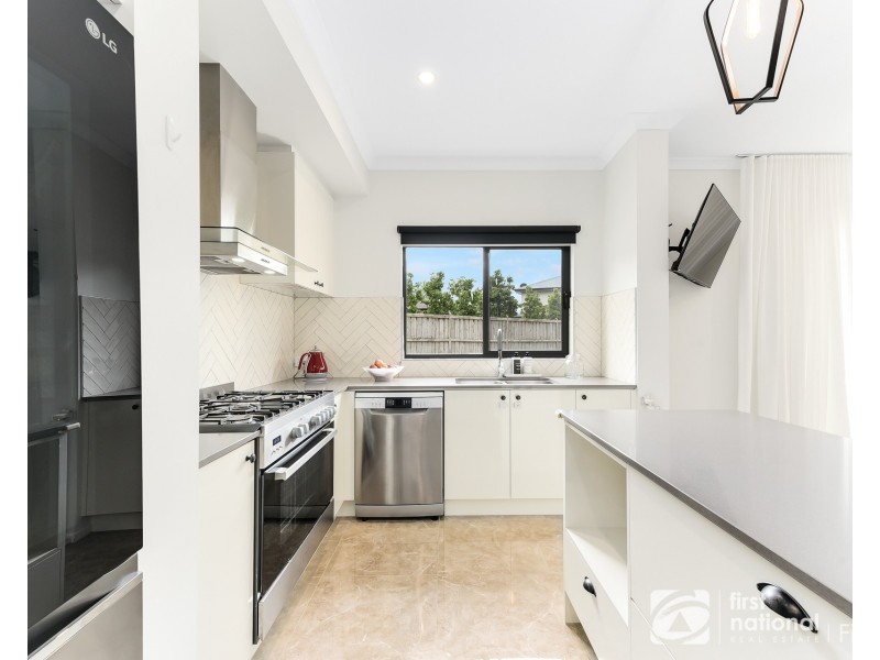 15 Pelham Drive, Clyde VIC 3978