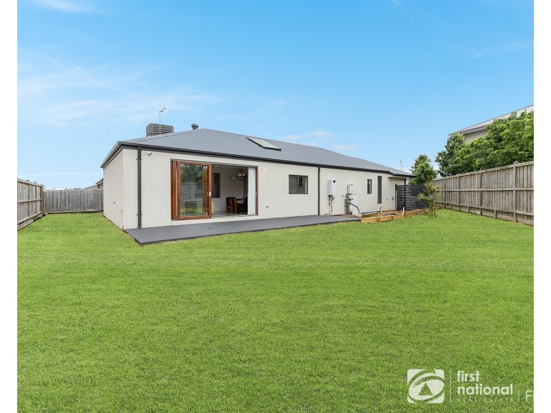 15 Pelham Drive, Clyde VIC 3978