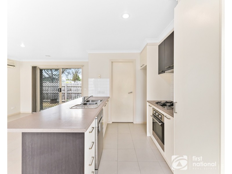 2/7-9 Elizabeth Street, Cranbourne North VIC 3977