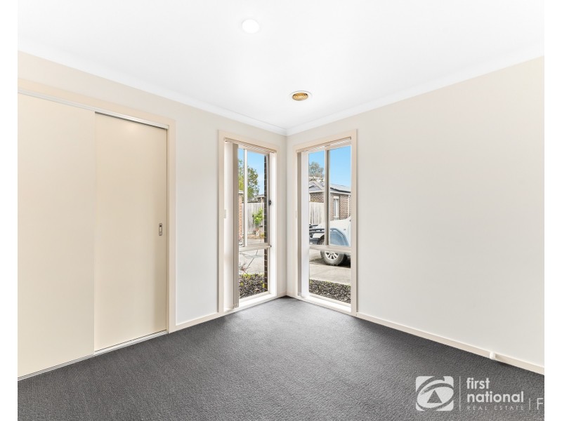 2/7-9 Elizabeth Street, Cranbourne North VIC 3977