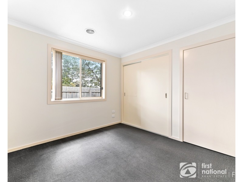 2/7-9 Elizabeth Street, Cranbourne North VIC 3977