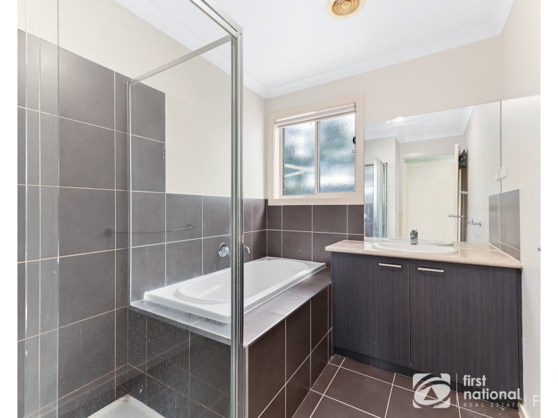 2/7-9 Elizabeth Street, Cranbourne North VIC 3977