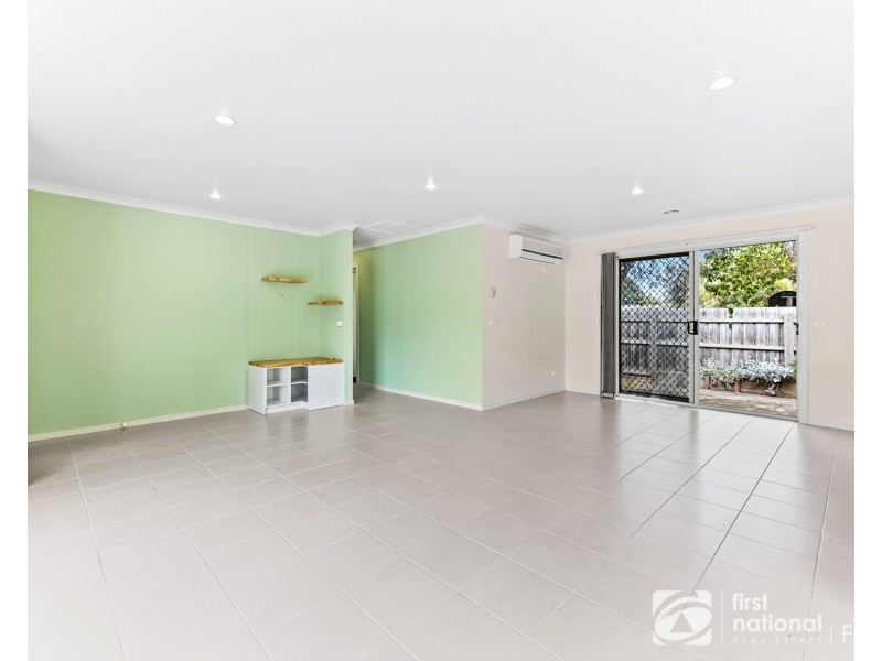 2/7-9 Elizabeth Street, Cranbourne North VIC 3977