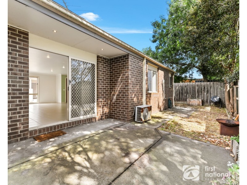 2/7-9 Elizabeth Street, Cranbourne North VIC 3977