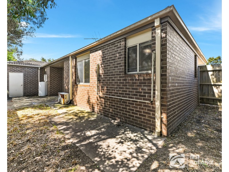 2/7-9 Elizabeth Street, Cranbourne North VIC 3977