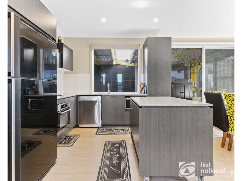 20 Stark Circuit, Cranbourne East VIC 3977