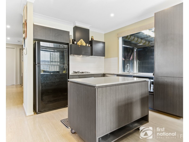 20 Stark Circuit, Cranbourne East VIC 3977