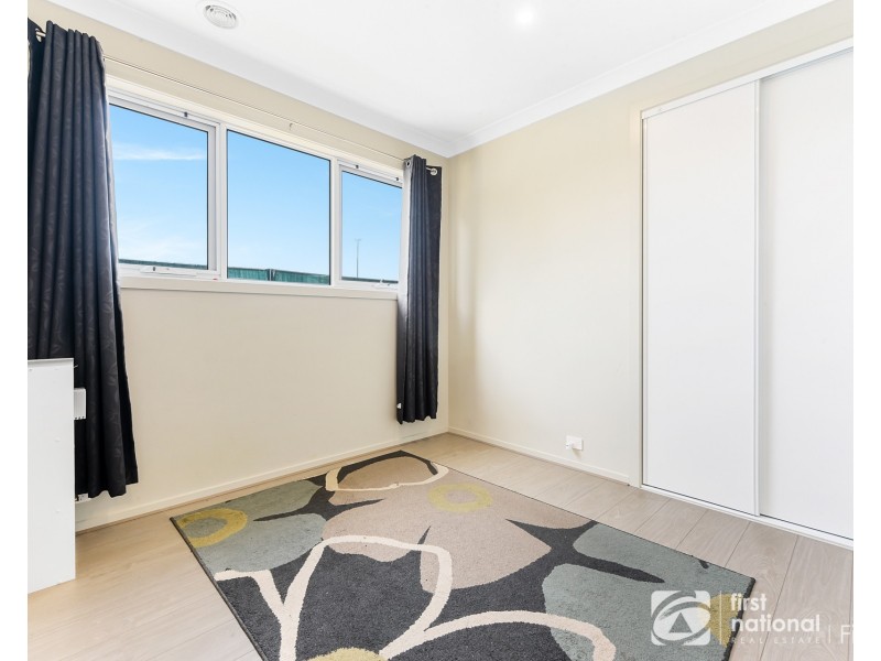 20 Stark Circuit, Cranbourne East VIC 3977