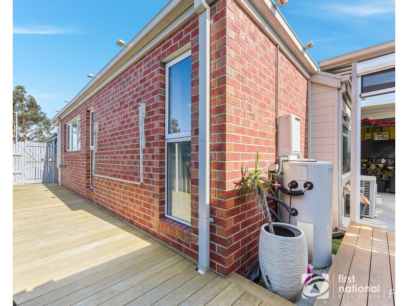 20 Stark Circuit, Cranbourne East VIC 3977