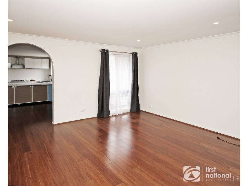 14 Comte Close, Cranbourne West VIC 3977