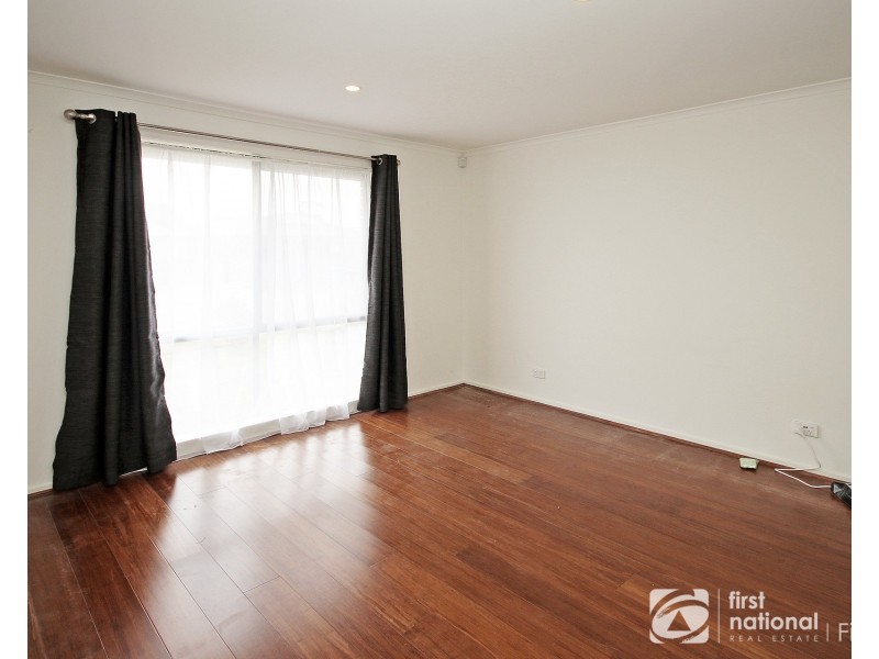 14 Comte Close, Cranbourne West VIC 3977