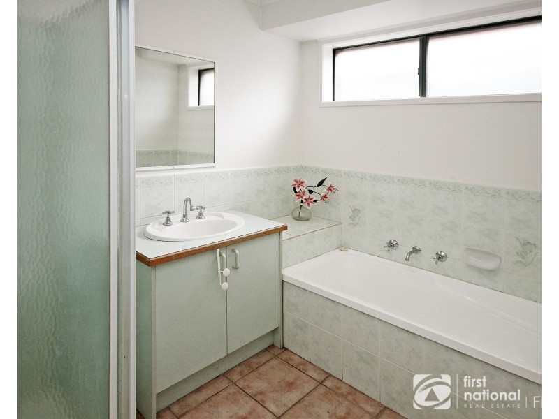 14 Comte Close, Cranbourne West VIC 3977