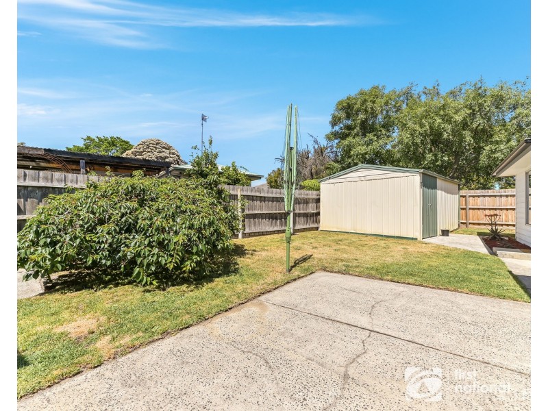 43 James Cook Drive, Cranbourne VIC 3977
