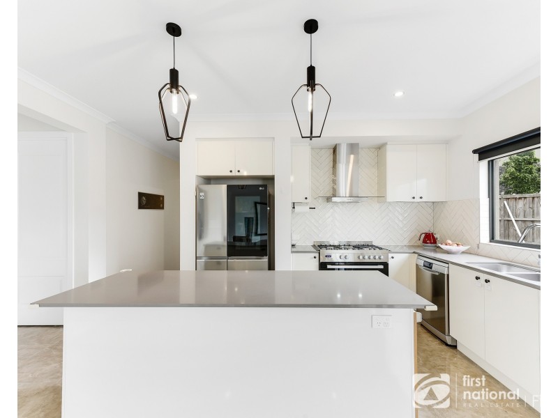 15 Pelham Drive, Clyde VIC 3978