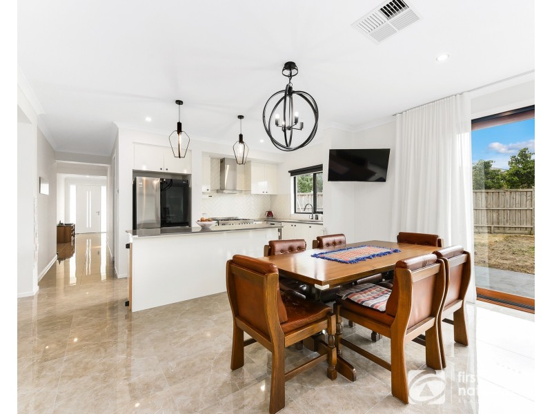 15 Pelham Drive, Clyde VIC 3978