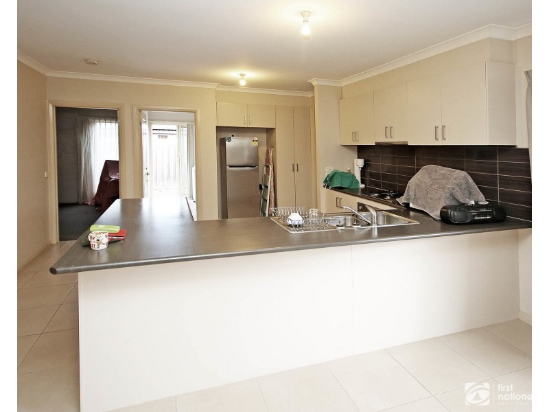 8A Bowen Street, Cranbourne VIC 3977