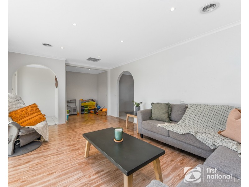 50 Elizabeth Street, Cranbourne North VIC 3977