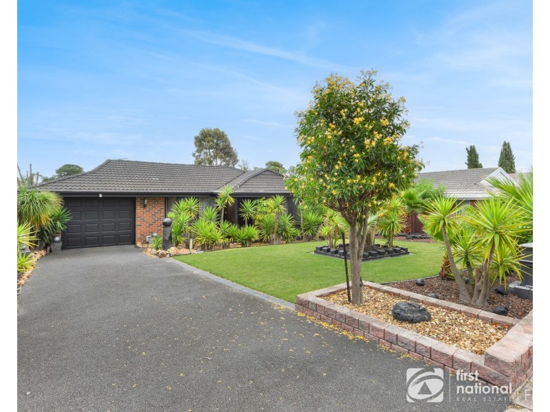 28 Waverley Park Drive, Cranbourne North VIC 3977
