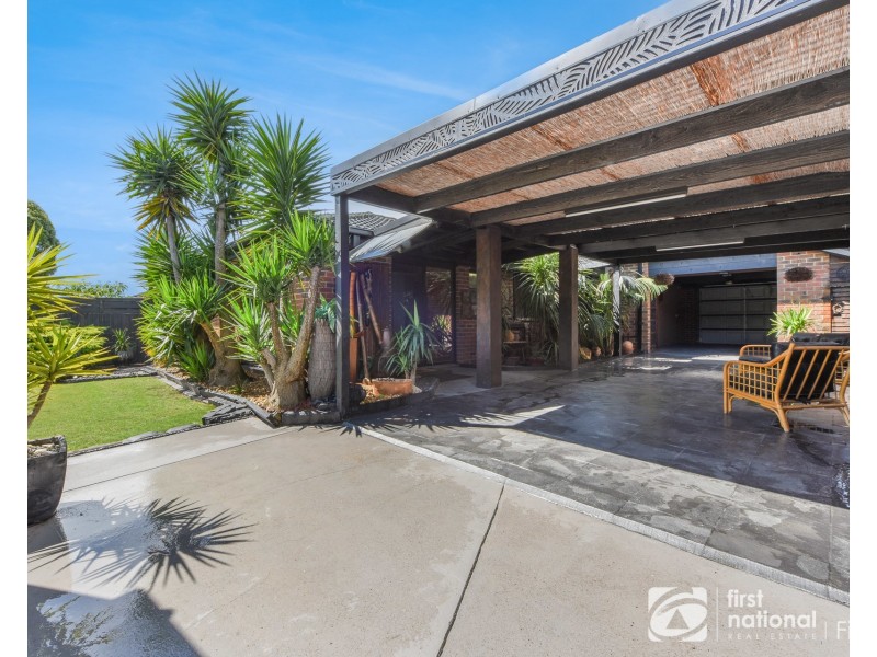 28 Waverley Park Drive, Cranbourne North VIC 3977