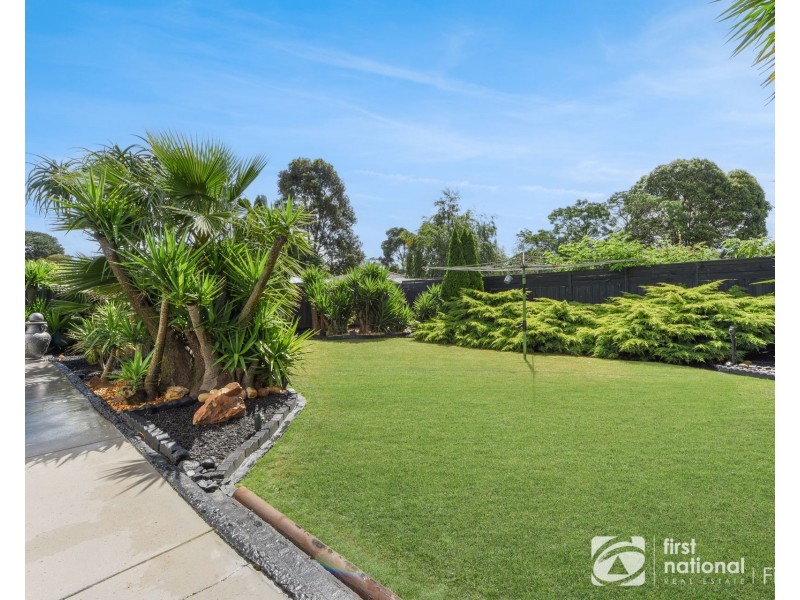 28 Waverley Park Drive, Cranbourne North VIC 3977