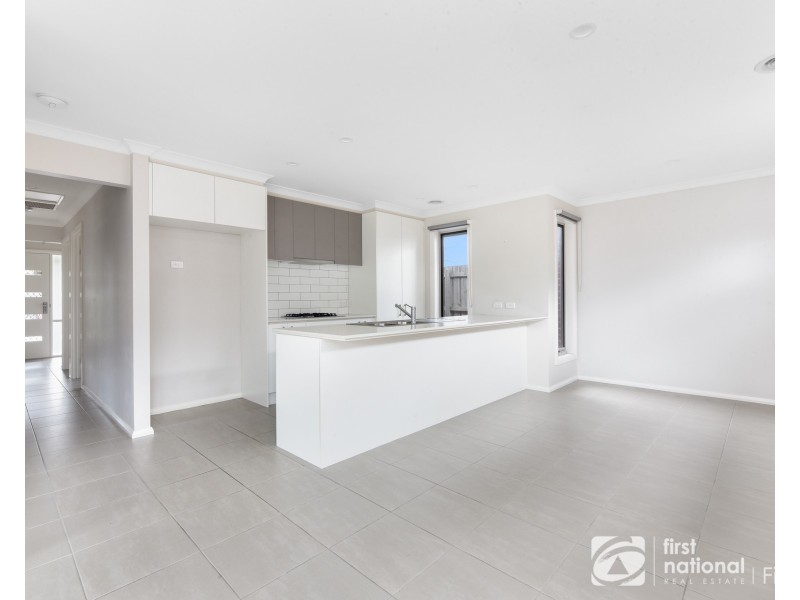 1/6-8 Walter Street, Cranbourne VIC 3977