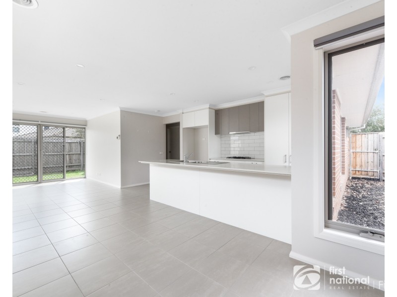 1/6-8 Walter Street, Cranbourne VIC 3977