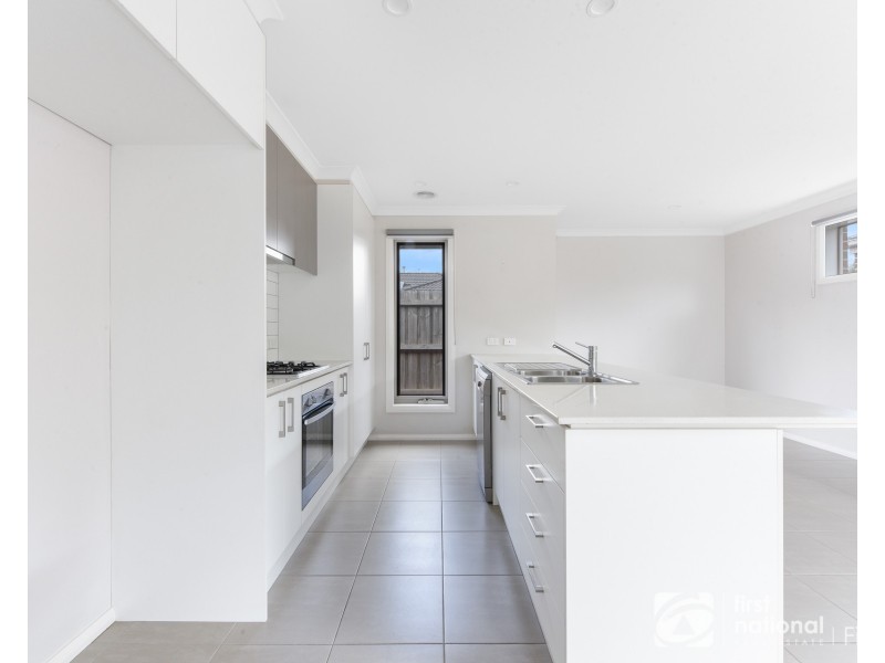 1/6-8 Walter Street, Cranbourne VIC 3977