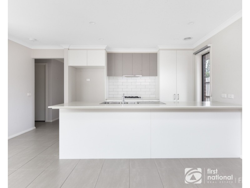 1/6-8 Walter Street, Cranbourne VIC 3977