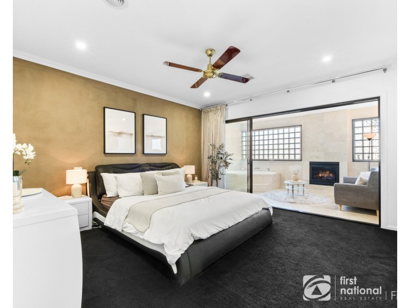 10. Lytham Court, Cranbourne VIC 3977