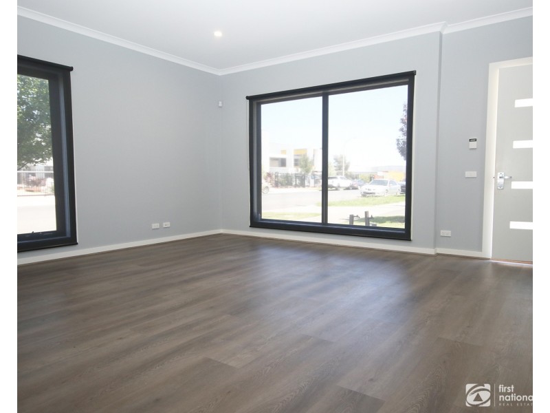 11 Powell Way, Cranbourne West VIC 3977