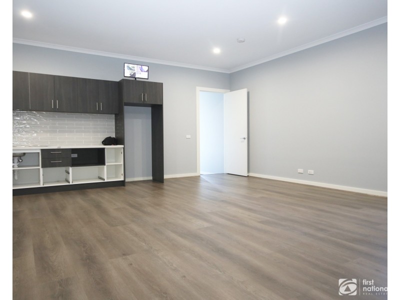 11 Powell Way, Cranbourne West VIC 3977