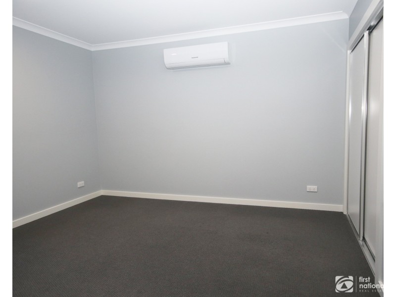 11 Powell Way, Cranbourne West VIC 3977