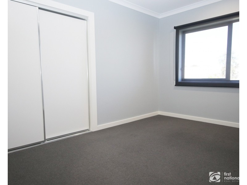 11 Powell Way, Cranbourne West VIC 3977