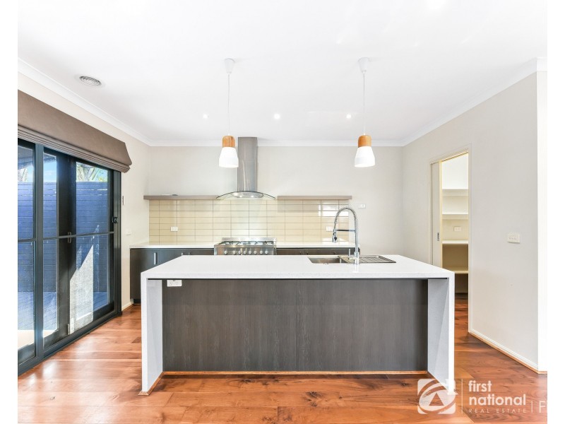 15 Queensberry Street, Cranbourne West VIC 3977