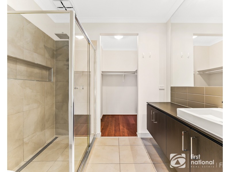 15 Queensberry Street, Cranbourne West VIC 3977