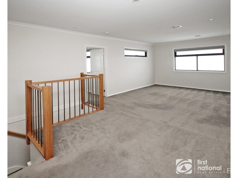 2/17 Bakewell Street, Cranbourne VIC 3977