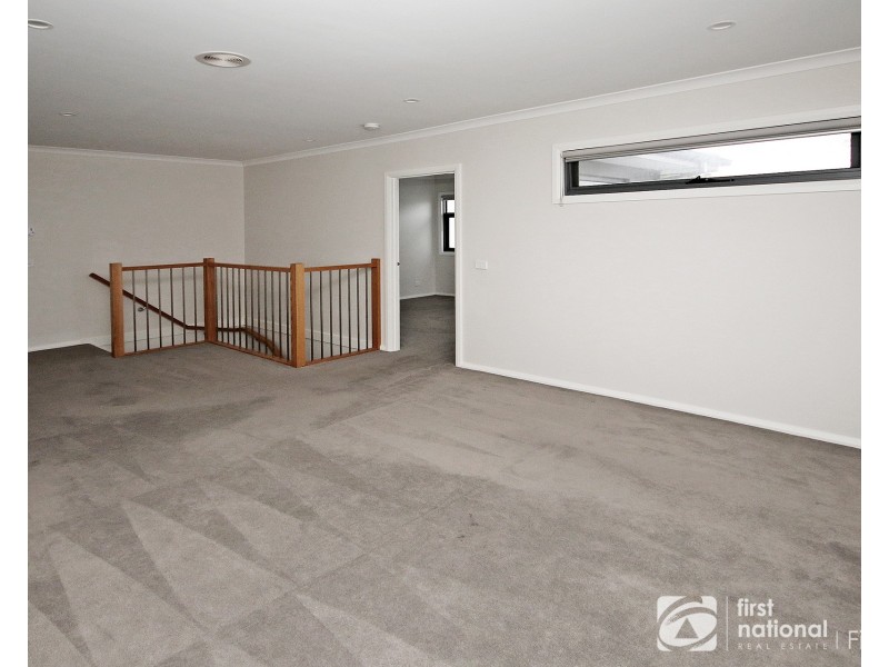 2/17 Bakewell Street, Cranbourne VIC 3977