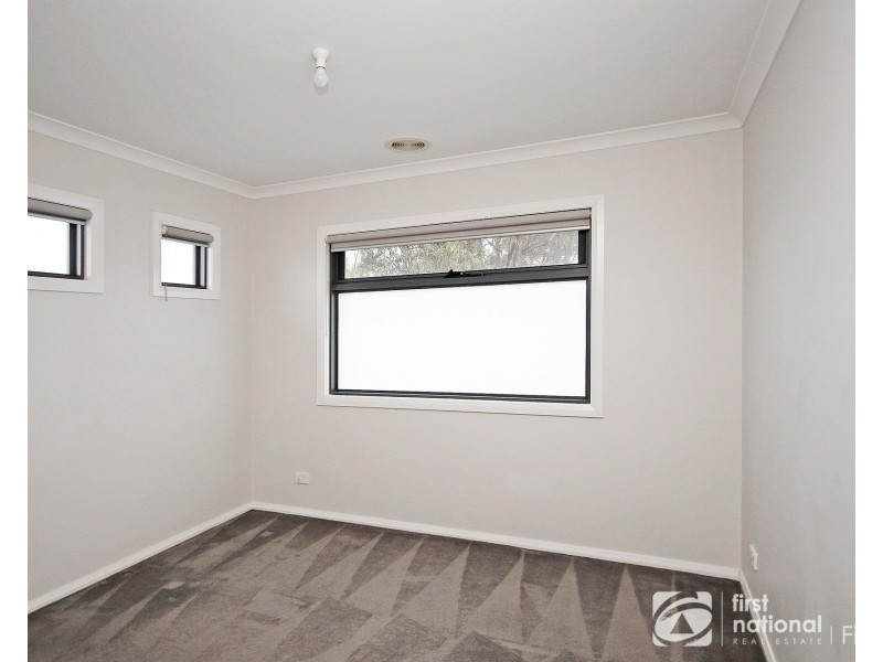 2/17 Bakewell Street, Cranbourne VIC 3977