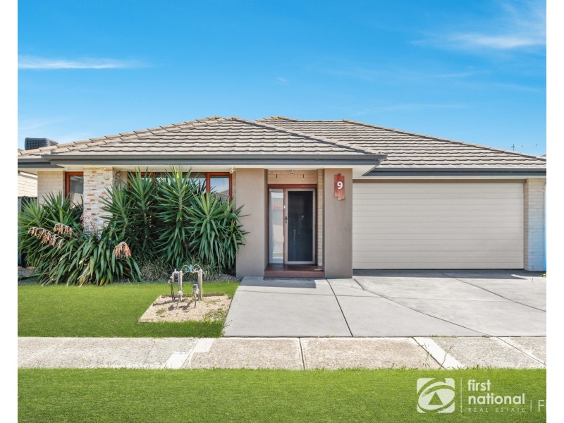 9 Gelderland Drive, Cranbourne East VIC 3977