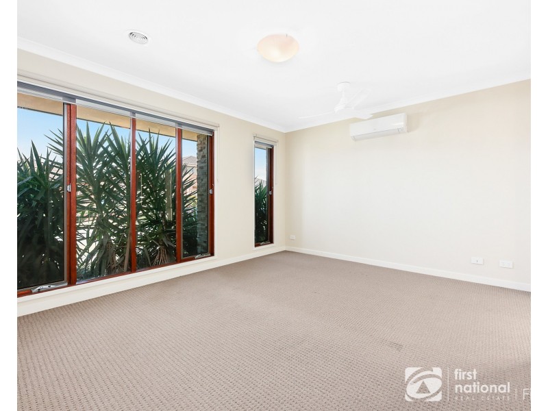 9 Gelderland Drive, Clyde North VIC 3978