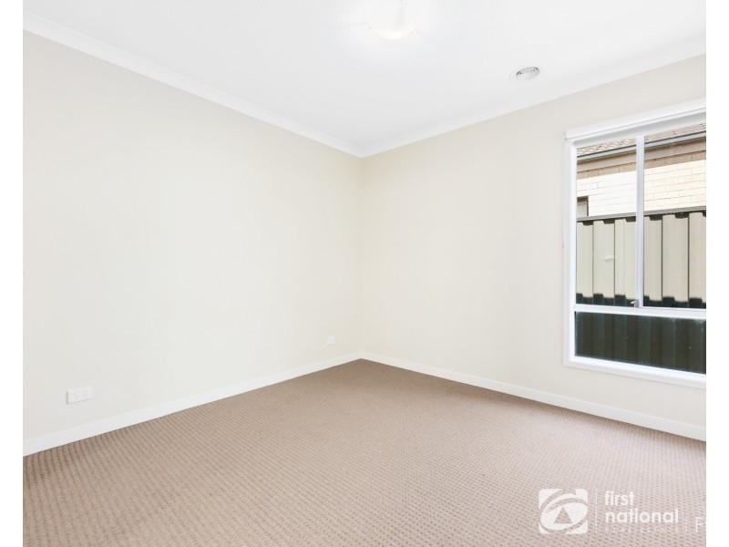 9 Gelderland Drive, Clyde North VIC 3978