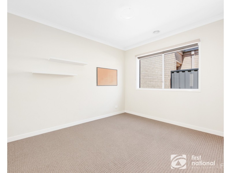 9 Gelderland Drive, Clyde North VIC 3978