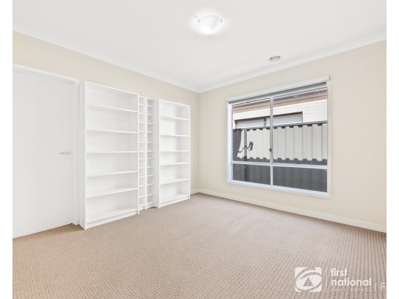 9 Gelderland Drive, Clyde North VIC 3978