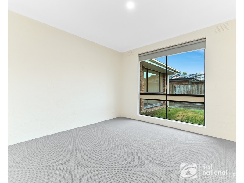 2/19 Bowen Street, Cranbourne VIC 3977