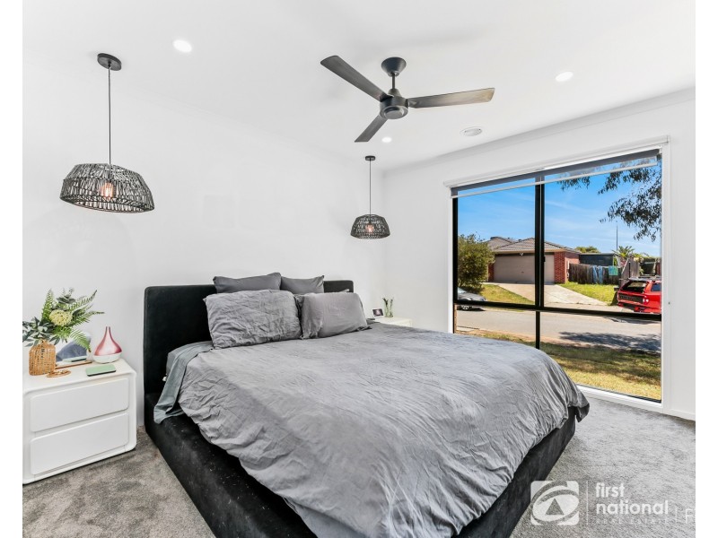 41 Miralie Way, Cranbourne West VIC 3977