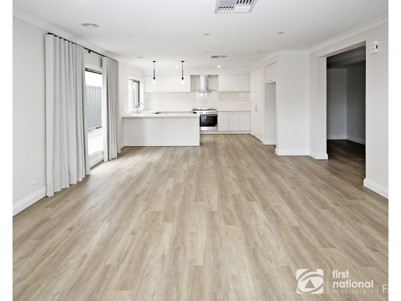 6 Canterbury Street, Cranbourne VIC 3977